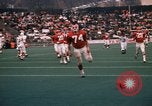 Standbild Texas versus Arkansas Fußball Spiel Fayetteville Arkansas USA, 1969, aus Sekunde 22 historischem Filmmaterial Videoclip 65675057261