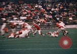 Standbild Texas versus Arkansas Fußball Spiel Fayetteville Arkansas USA, 1969, aus Sekunde 46 historischem Filmmaterial Videoclip 65675057261