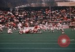 Standbild Texas versus Arkansas Fußball Spiel Fayetteville Arkansas USA, 1969, aus Sekunde 52 historischem Filmmaterial Videoclip 65675057261