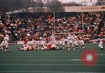 Standbild Texas versus Arkansas Fußball Spiel Fayetteville Arkansas USA, 1969, aus Sekunde 53 historischem Filmmaterial Videoclip 65675057261