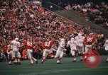 Standbild Texas versus Arkansas Fußball Spiel Fayetteville Arkansas USA, 1969, aus Sekunde 60 historischem Filmmaterial Videoclip 65675057261