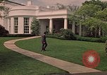 Immagine di Il presidente Nixon e famiglia Washington DC USA, 1973, secondo 46 filmato di repertorio 65675057318