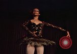 Immagine di Prima Signora Patricia Nixon Washington DC USA, 1973, secondo 16 filmato di repertorio 65675057319