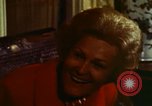 Standbild First Lady Pat Nixon Washington DC USA, 1973, aus Sekunde 26 historischem Filmmaterial Videoclip 65675057330