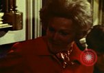 Standbild First Lady Pat Nixon Washington DC USA, 1973, aus Sekunde 28 historischem Filmmaterial Videoclip 65675057330