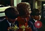 Standbild First Lady Pat Nixon Washington DC USA, 1973, aus Sekunde 32 historischem Filmmaterial Videoclip 65675057330
