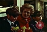 Standbild First Lady Pat Nixon Washington DC USA, 1973, aus Sekunde 42 historischem Filmmaterial Videoclip 65675057330