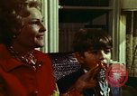 Standbild First Lady Pat Nixon Washington DC USA, 1973, aus Sekunde 55 historischem Filmmaterial Videoclip 65675057330