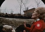 Standbild First Lady Pat Nixon China, 1972, aus Sekunde 20 historischem Filmmaterial Videoclip 65675057335