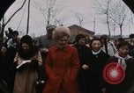 Standbild First Lady Pat Nixon China, 1972, aus Sekunde 44 historischem Filmmaterial Videoclip 65675057335