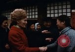 Standbild First Lady Pat Nixon China, 1972, aus Sekunde 59 historischem Filmmaterial Videoclip 65675057335