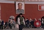 Immagine di Piazza Tiananmen Pechino Cina, 1972, secondo 61 filmato di repertorio 65675057336