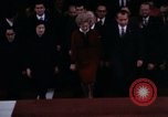 Immagine di Nixon saluta Enlai Pechino Cina, 1972, secondo 7 filmato di repertorio 65675057337