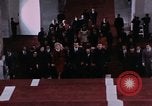 Immagine di Nixon saluta Enlai Pechino Cina, 1972, secondo 11 filmato di repertorio 65675057337
