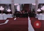 Immagine di Nixon saluta Enlai Pechino Cina, 1972, secondo 16 filmato di repertorio 65675057337