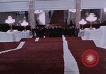 Immagine di Nixon saluta Enlai Pechino Cina, 1972, secondo 19 filmato di repertorio 65675057337