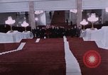 Immagine di Nixon saluta Enlai Pechino Cina, 1972, secondo 20 filmato di repertorio 65675057337