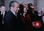 Immagine di Nixon saluta Enlai Pechino Cina, 1972, secondo 38 filmato di repertorio 65675057337
