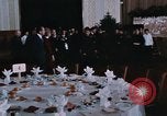 Standbild Nixon und Enlai Speisen Peking China, 1972, aus Sekunde 3 historischem Filmmaterial Videoclip 65675057339
