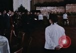 Standbild Nixon und Enlai Speisen Peking China, 1972, aus Sekunde 5 historischem Filmmaterial Videoclip 65675057339
