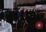Standbild Nixon und Enlai Speisen Peking China, 1972, aus Sekunde 14 historischem Filmmaterial Videoclip 65675057339