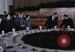 Standbild Nixon und Enlai Speisen Peking China, 1972, aus Sekunde 35 historischem Filmmaterial Videoclip 65675057339