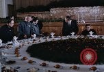 Standbild Nixon und Enlai Speisen Peking China, 1972, aus Sekunde 36 historischem Filmmaterial Videoclip 65675057339