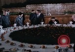 Standbild Nixon und Enlai Speisen Peking China, 1972, aus Sekunde 37 historischem Filmmaterial Videoclip 65675057339