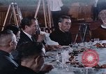 Standbild Nixon und Enlai Speisen Peking China, 1972, aus Sekunde 42 historischem Filmmaterial Videoclip 65675057339