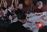 Standbild Nixon und Enlai Speisen Peking China, 1972, aus Sekunde 46 historischem Filmmaterial Videoclip 65675057339