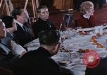 Standbild Nixon und Enlai Speisen Peking China, 1972, aus Sekunde 47 historischem Filmmaterial Videoclip 65675057339