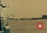 Immagine di Nixon arrivo Shanghai Shanghai in Cina, 1972, secondo 21 filmato di repertorio 65675057342