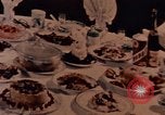 Immagine di Cibi cinesi Shanghai in Cina, 1972, secondo 49 filmato di repertorio 65675057349