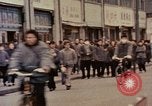 Immagine di Strade trafficate di Pechino Pechino Cina, 1972, secondo 24 filmato di repertorio 65675057352
