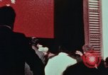 Immagine di Nixon e banchetto Enlai Shanghai in Cina, 1972, secondo 26 filmato di repertorio 65675057355