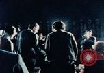 Immagine di Prestazioni acrobatiche Shanghai in Cina, 1972, secondo 3 filmato di repertorio 65675057356