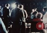 Immagine di Prestazioni acrobatiche Shanghai in Cina, 1972, secondo 6 filmato di repertorio 65675057356