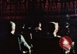 Immagine di Prestazioni acrobatiche Shanghai in Cina, 1972, secondo 16 filmato di repertorio 65675057356