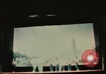 Immagine di Prestazioni acrobatiche Shanghai in Cina, 1972, secondo 28 filmato di repertorio 65675057356