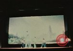 Immagine di Prestazioni acrobatiche Shanghai in Cina, 1972, secondo 29 filmato di repertorio 65675057356