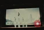 Immagine di Prestazioni acrobatiche Shanghai in Cina, 1972, secondo 35 filmato di repertorio 65675057356