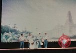 Immagine di Prestazioni acrobatiche Shanghai in Cina, 1972, secondo 47 filmato di repertorio 65675057356
