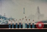 Immagine di Prestazioni acrobatiche Shanghai in Cina, 1972, secondo 56 filmato di repertorio 65675057356