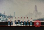 Immagine di Prestazioni acrobatiche Shanghai in Cina, 1972, secondo 58 filmato di repertorio 65675057356