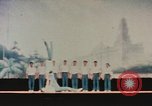 Immagine di Prestazioni acrobatiche Shanghai in Cina, 1972, secondo 60 filmato di repertorio 65675057356