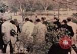 Immagine di Nixon in fiore parco Fort Hangchow Cina, 1972, secondo 8 filmato di repertorio 65675057364
