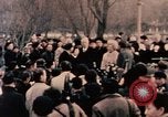Immagine di Nixon in fiore parco Fort Hangchow Cina, 1972, secondo 27 filmato di repertorio 65675057364