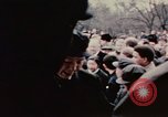 Standbild Nixon Gruppe beginnt Bootsfahrt Hangchow China, 1972, aus Sekunde 4 historischem Filmmaterial Videoclip 65675057365