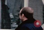 Standbild Nixon Gruppe beginnt Bootsfahrt Hangchow China, 1972, aus Sekunde 21 historischem Filmmaterial Videoclip 65675057365