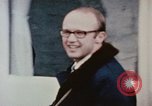 Standbild Nixon Gruppe beginnt Bootsfahrt Hangchow China, 1972, aus Sekunde 22 historischem Filmmaterial Videoclip 65675057365